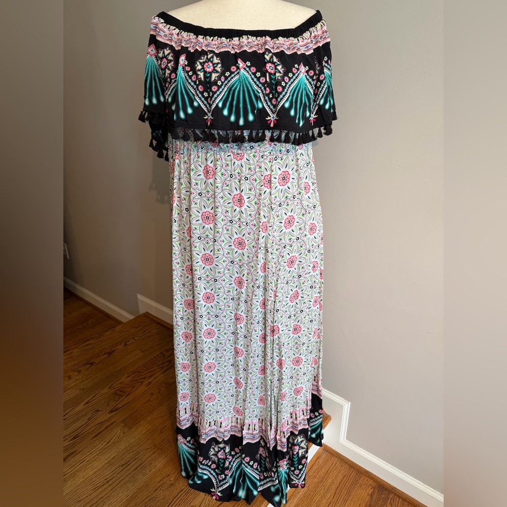 Torrid Insider Off-Shoulder Mixed Challis Maxi Dress - Torrid Size 3 (22-24, 3X)